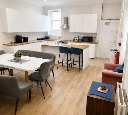 Modern In The Heart Of 3 Shared * Thurles