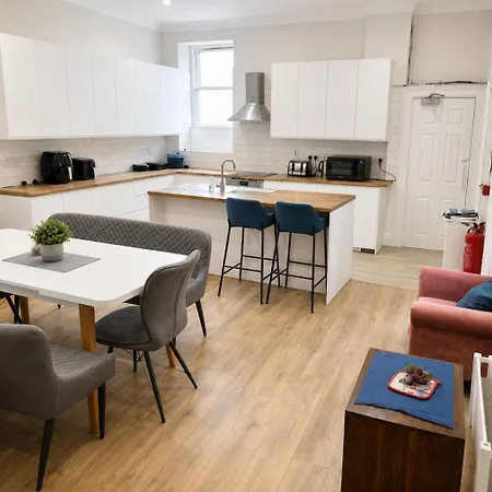 Modern In The Heart Of 3 Shared
